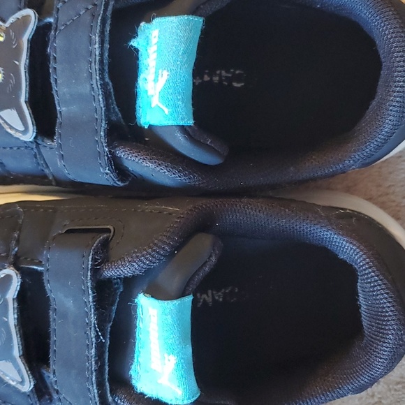 (3 For $20) Puma kids shoes - Picture 5 of 7